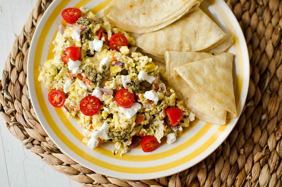 Goat Cheese & Pesto Veggie Scramble - Krafted Koch