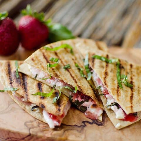 Strawberry Basil & Honey Goat-Cheese-Quesadillas - Krafted Koch