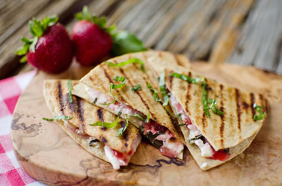 Strawberry Basil & Honey Goat-Cheese-Quesadillas - Krafted Koch