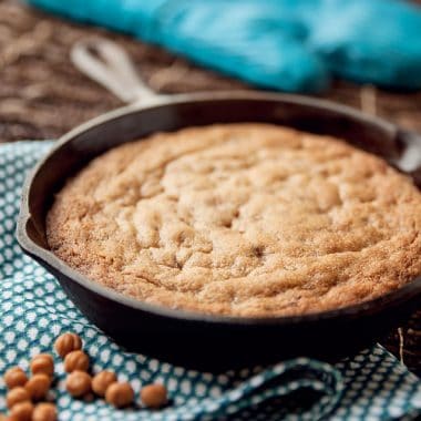 Caramel & Toffee Skillet Blonde Brownies - Krafted Koch