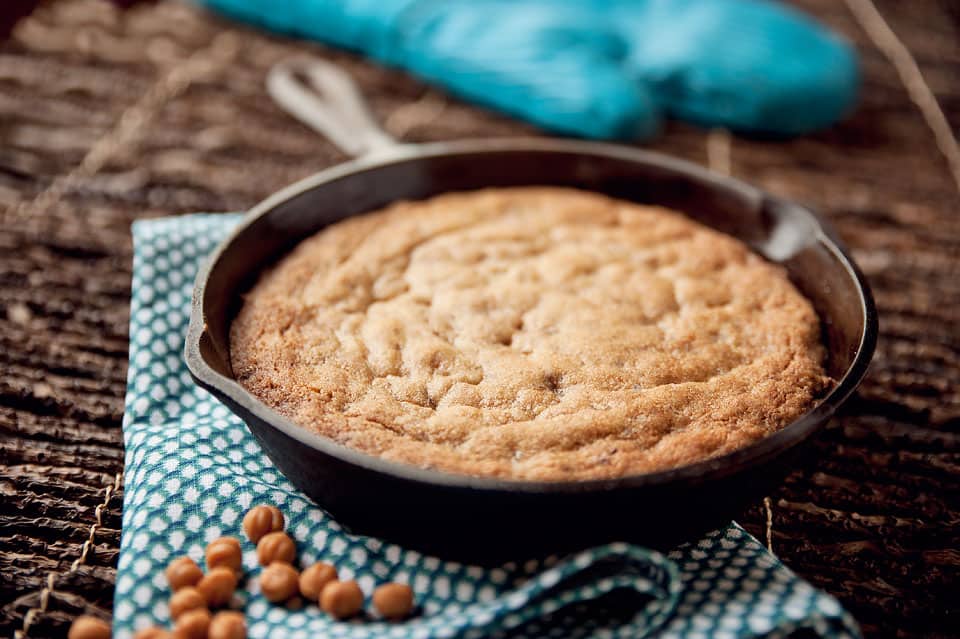 Caramel & Toffee Skillet Blonde Brownies - Krafted Koch