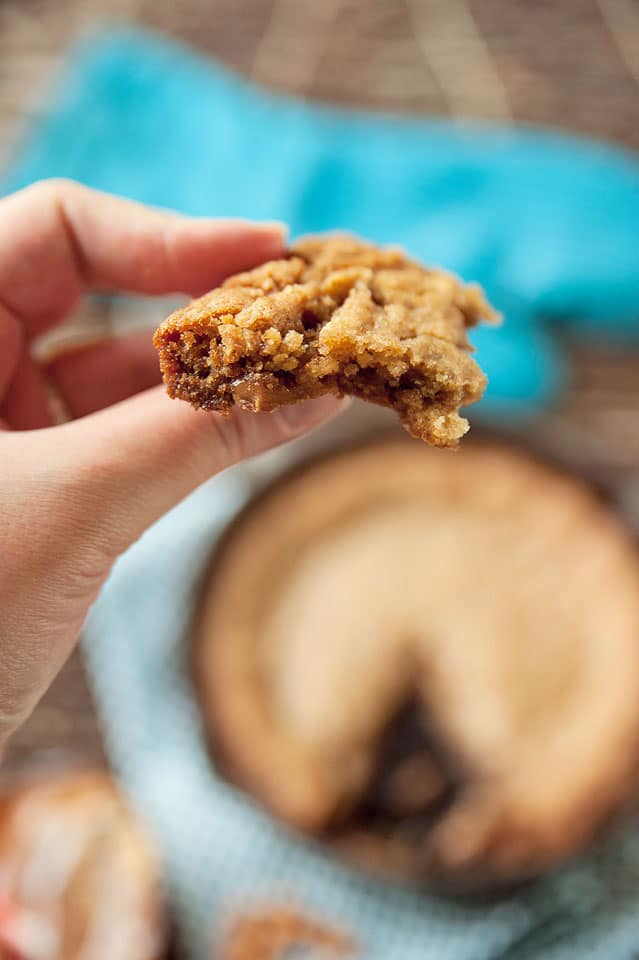 Caramel & Toffee Skillet Blonde Brownies - Krafted Koch