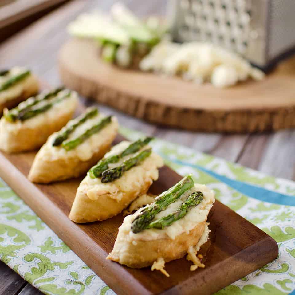 Smoked Salmon, Asparagus & White Cheddar Crostini - Krafted Koch