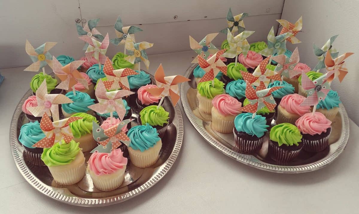 Pinwheel cupcake toppers