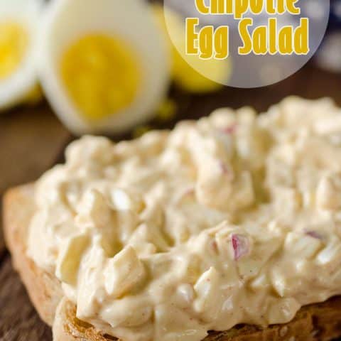 Light Chipotle Egg Salad - A quick and healthy lunch idea bursting with spicy chipotle flavor for a twist on this classic lunch! #EggSalad #Healthy #Sandwich #Lunch