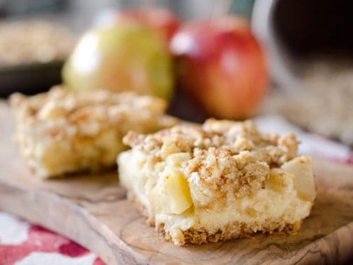 Apple Cheesecake Crumble Bars