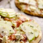 Bacon, Bleu Cheese & Apple Flatbread is an easy 15 minute dinner with an amazing flavor combo for a delicious dinner idea that will impress!