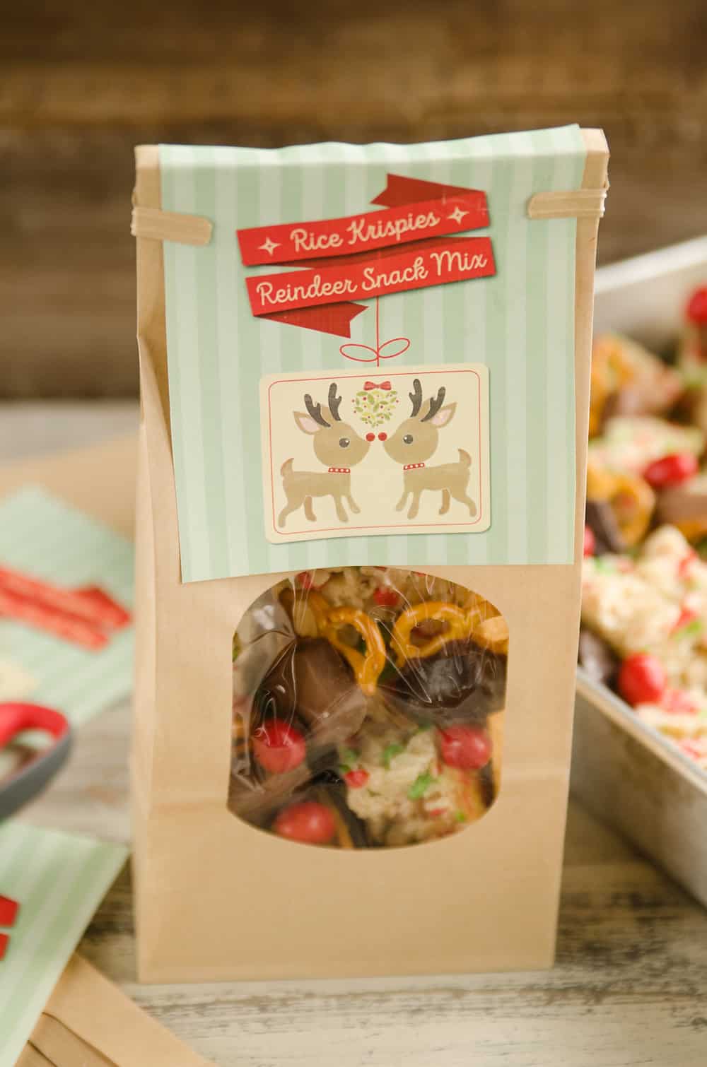 Rice Krispies Reindeer Snack Mix with FREE Printable in treat bag