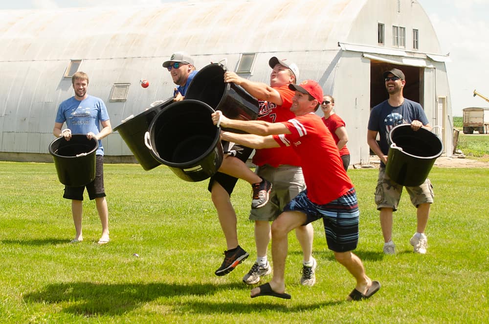 Sling Shot Ball Competition game