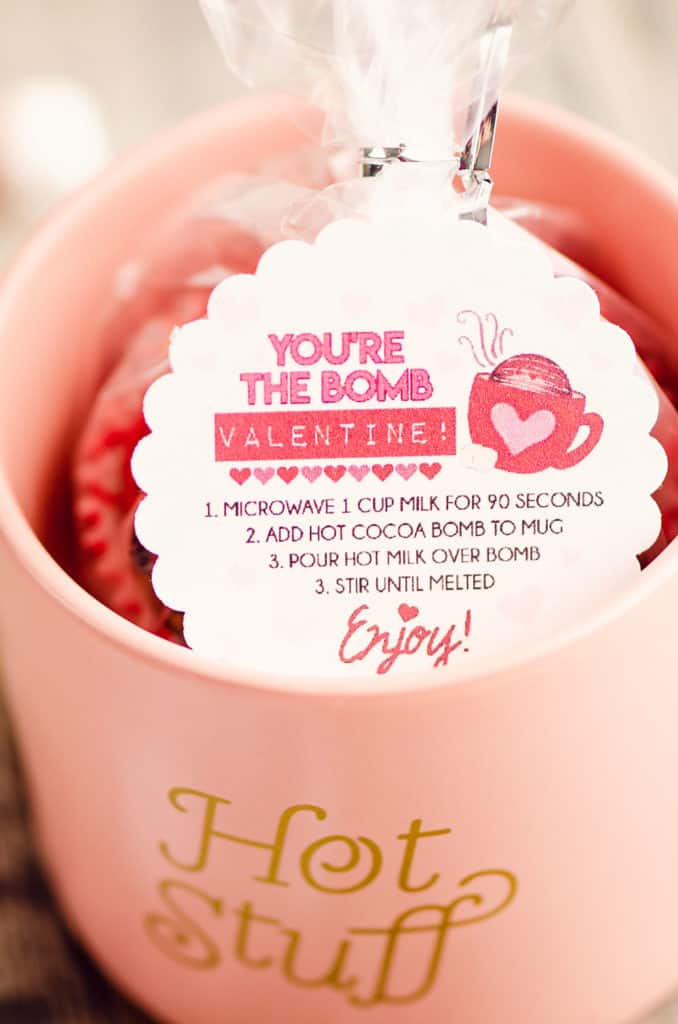 Valentine scalloped circle hot cocoa bomb label