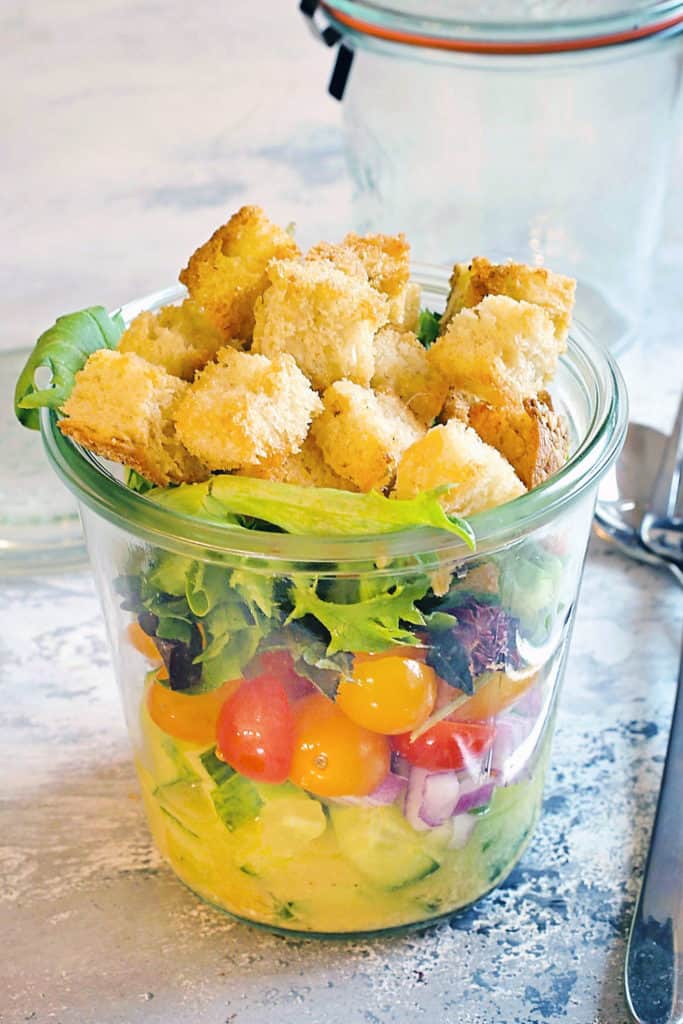 panzanella salad in a jar