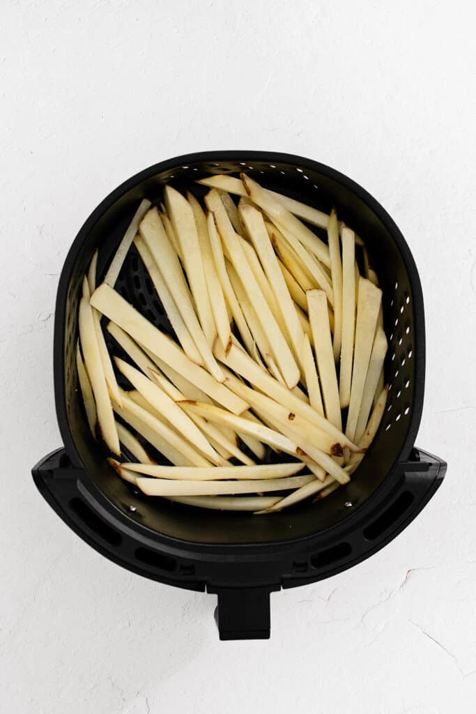 cut potatoes in air fryer basket