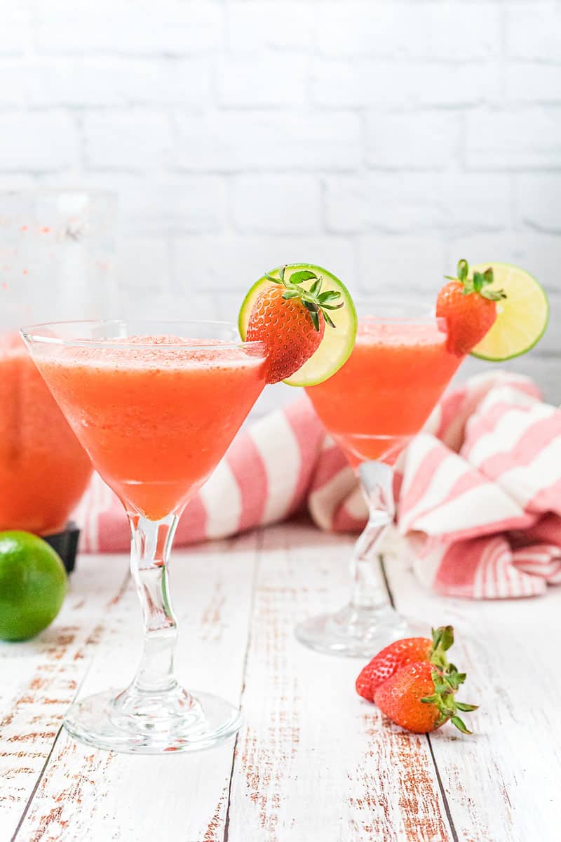 Easy Frozen Strawberry Daiquiri Four Ingredient Frozen Strawberry