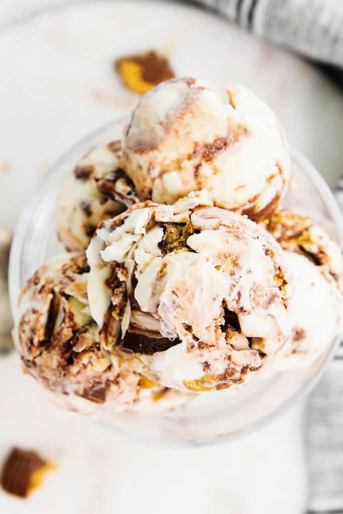 Moose Tracks No Churn Ice Cream 3 glass bowl full of fudge swirled ice cream