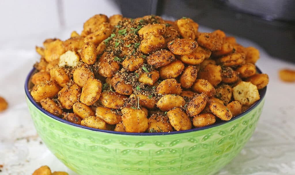 Taco Oyster Crackers in green bowl on table