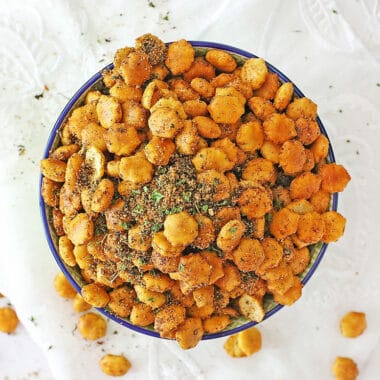 Taco Oyster Crackers in bowl on white linen