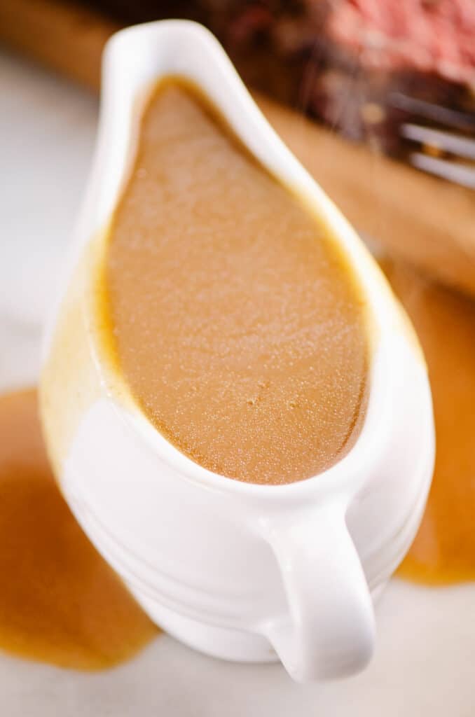 prime rib gravy in gravy boat