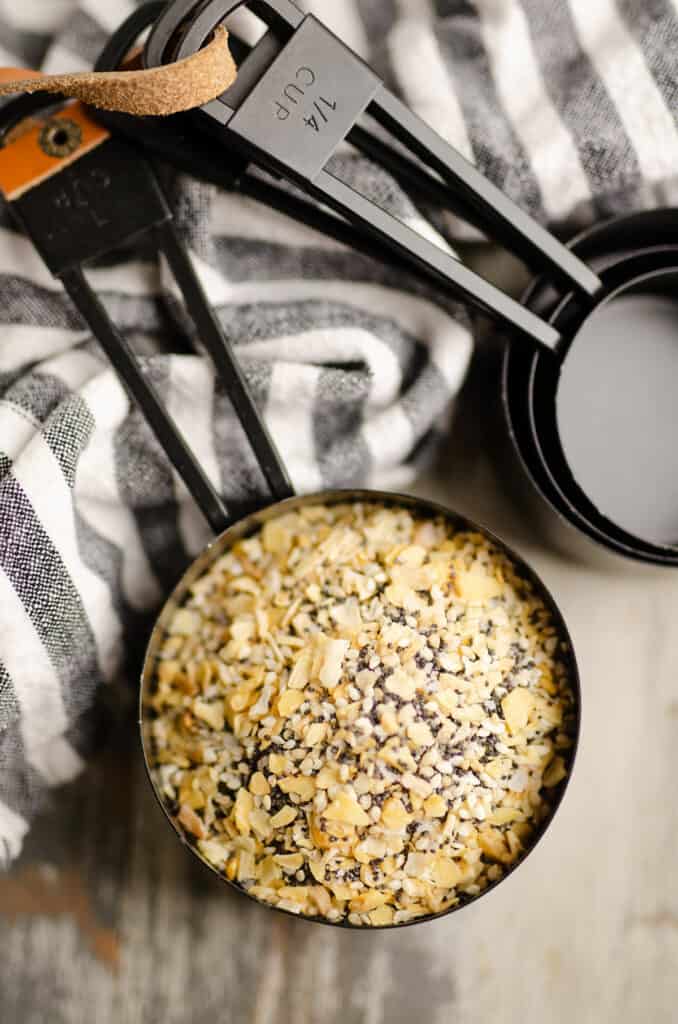 Everything Bagel Seasoning in black measuring cup