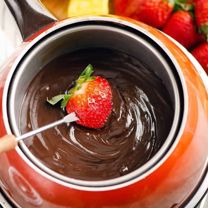 strawberry dipped in chocolate fondue