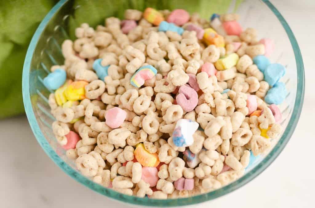 lucky charms cereal in glass bowl