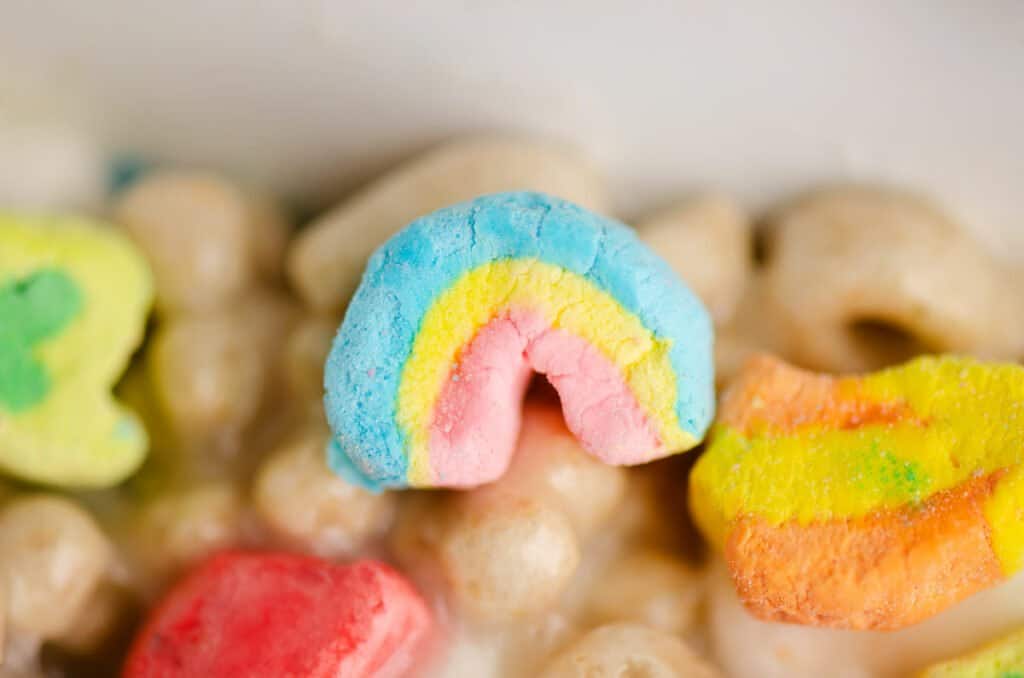 lucky charms rainbow marshmallow on cereal bar
