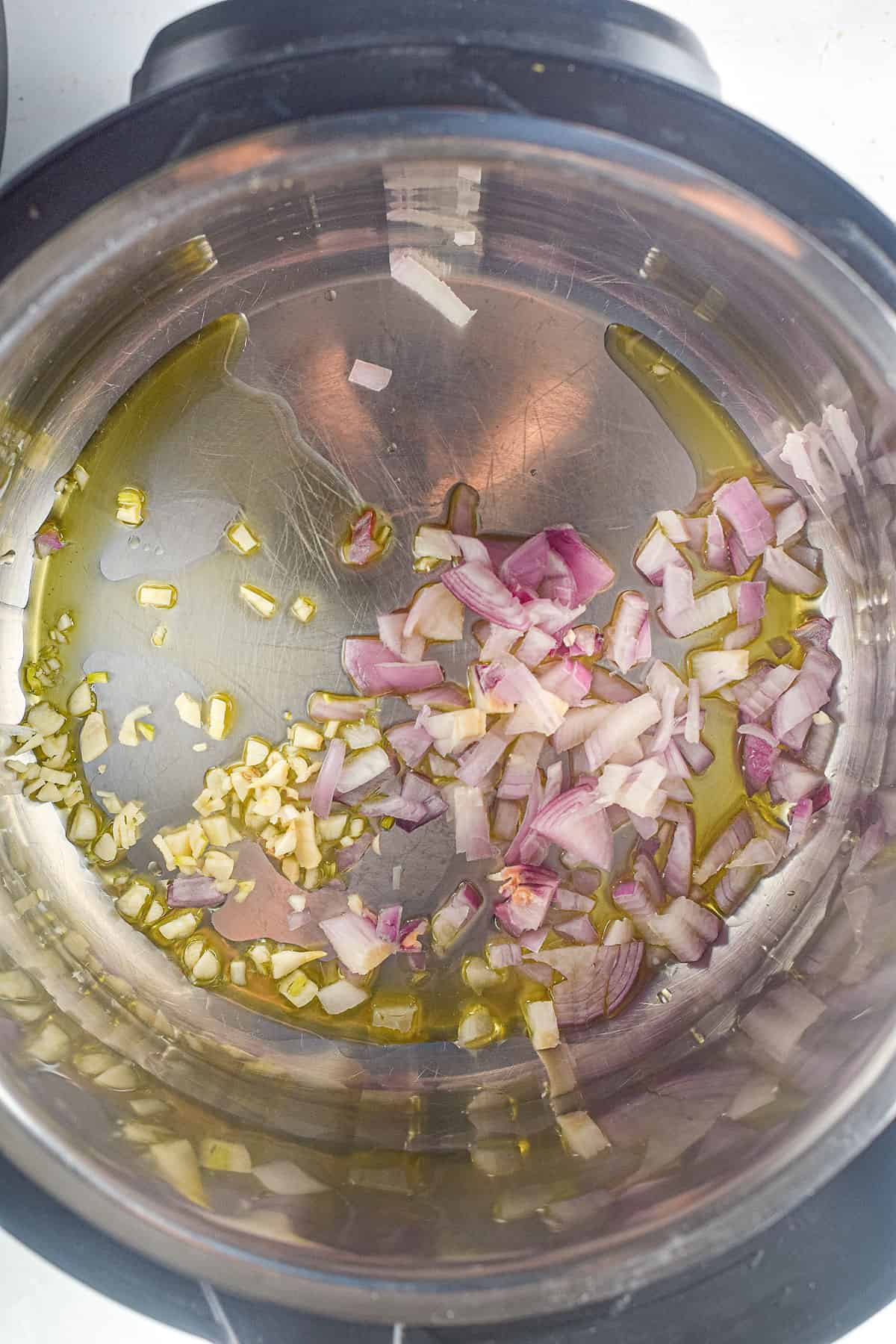 garlic and onions sauteed in instant pot