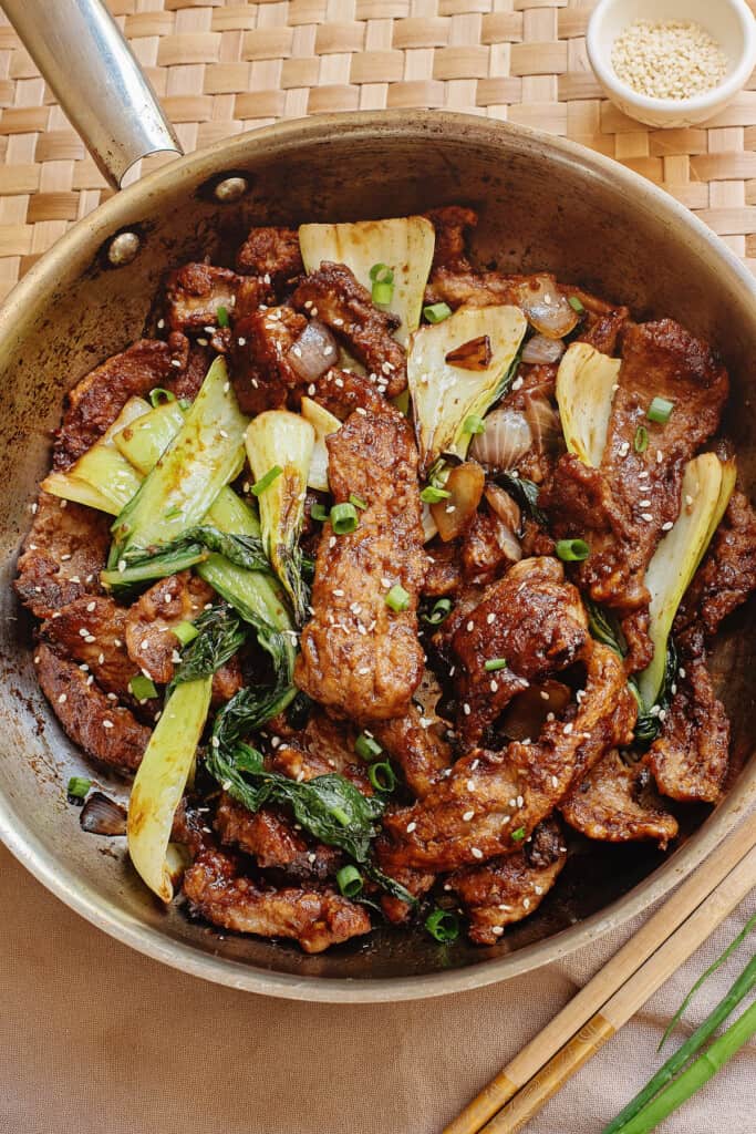 Beef and Bok choy in oyster sauce in pan