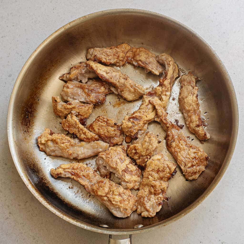 beef and cornstarch fried in pan