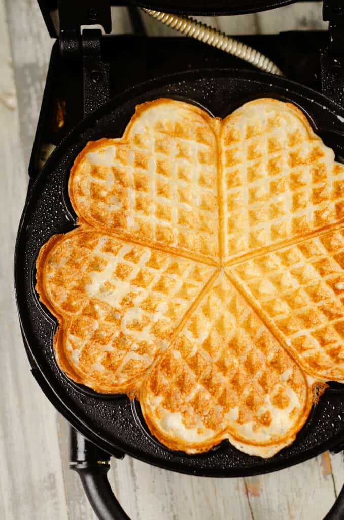 cooked waffle in Nordic waffle iron
